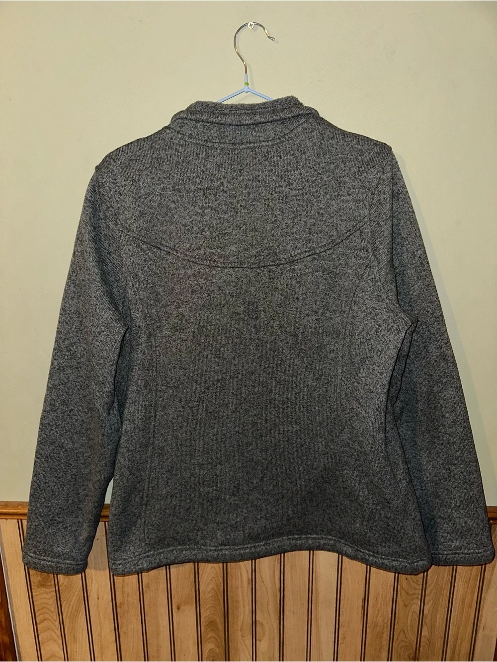 The North Face Men's Gray Half-Zip Fleece Pullover